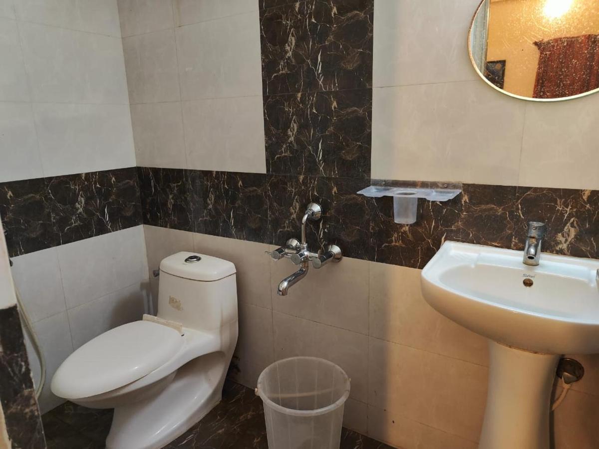 Pristine Inn Manyata Бангалор Екстериор снимка